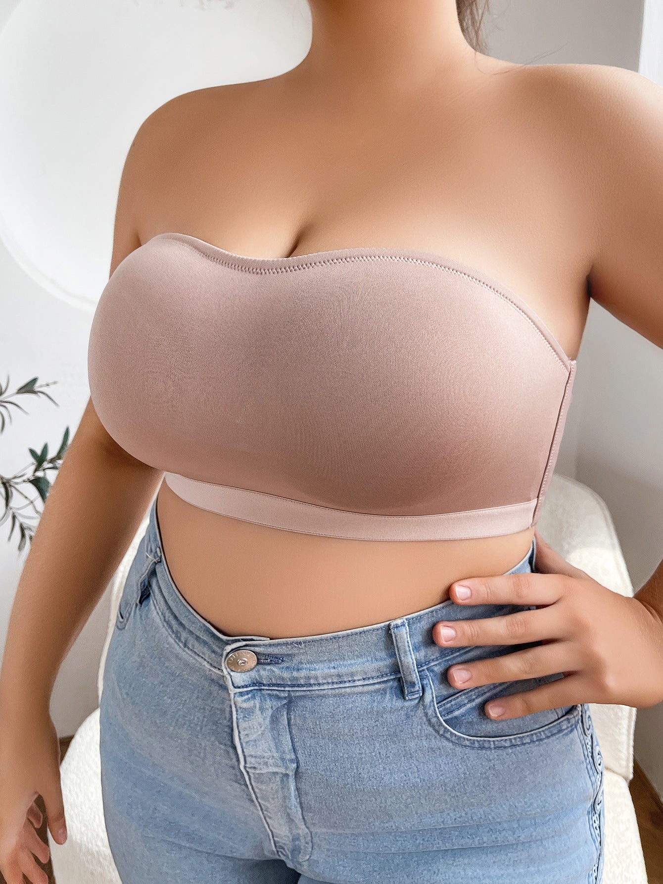 Lightweight Seamless Wire-Free Comfortable Solid Color Simple Side-Closure Strapless Bra
