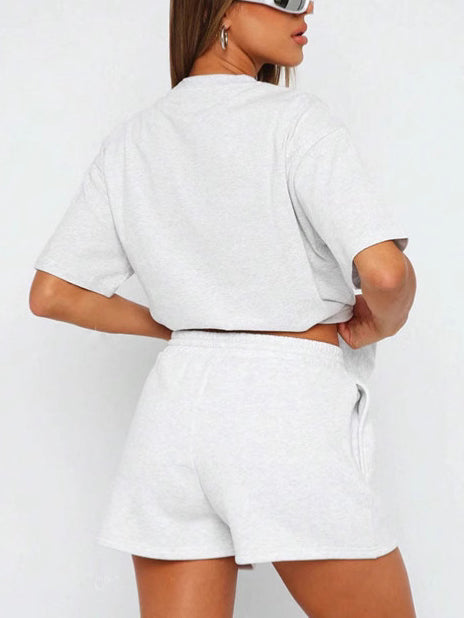 Unisex 2-Piece Casual Sportswear Set – T-Shirt and Shorts Outfit for Men and Women