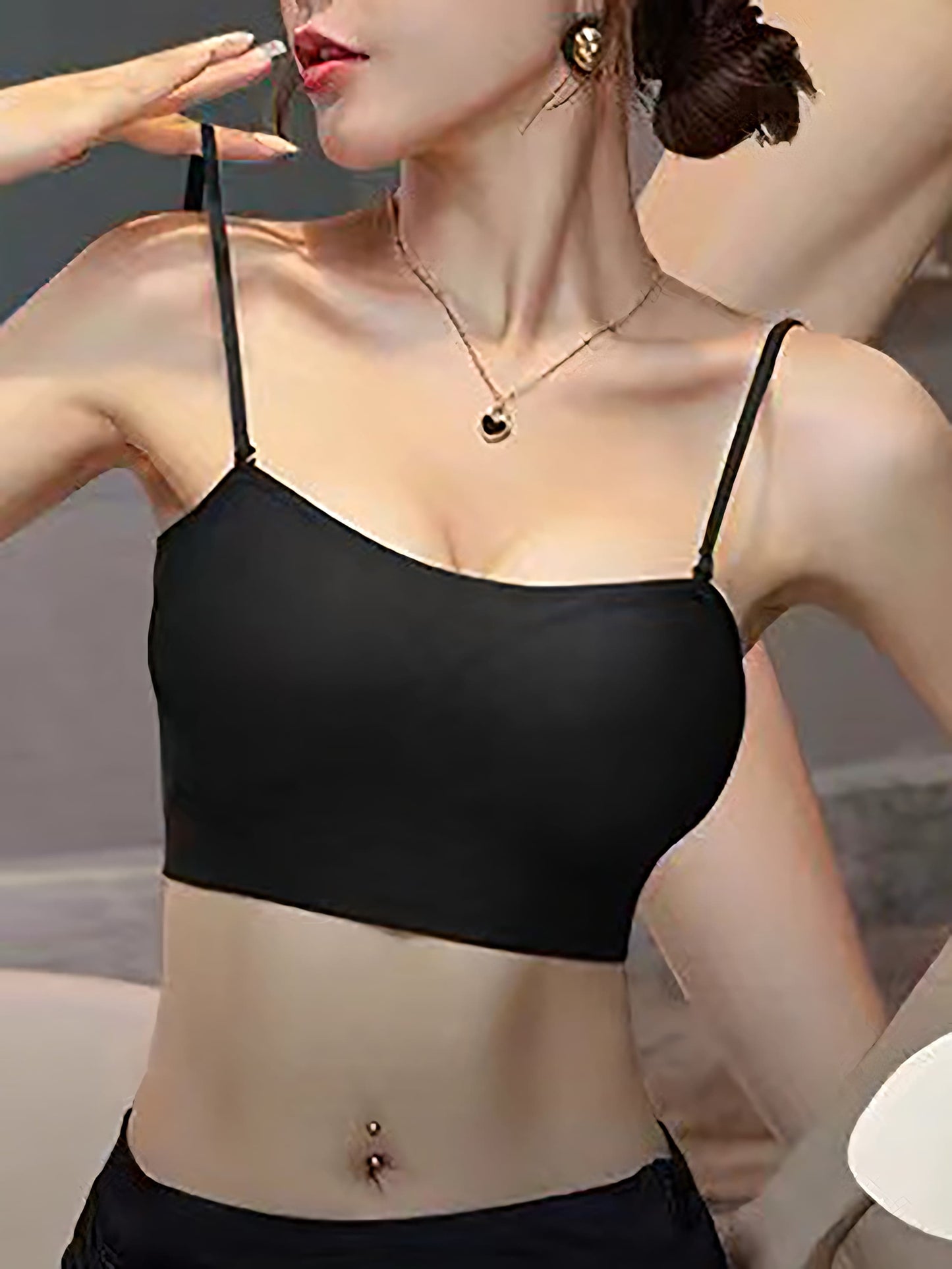 Fashionable Sexy Low-Cut Open-Back Sports Bra with Backless Push-Up Design